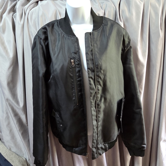 Black Bomber Jacket Classic Style - Picture 1 of 6
